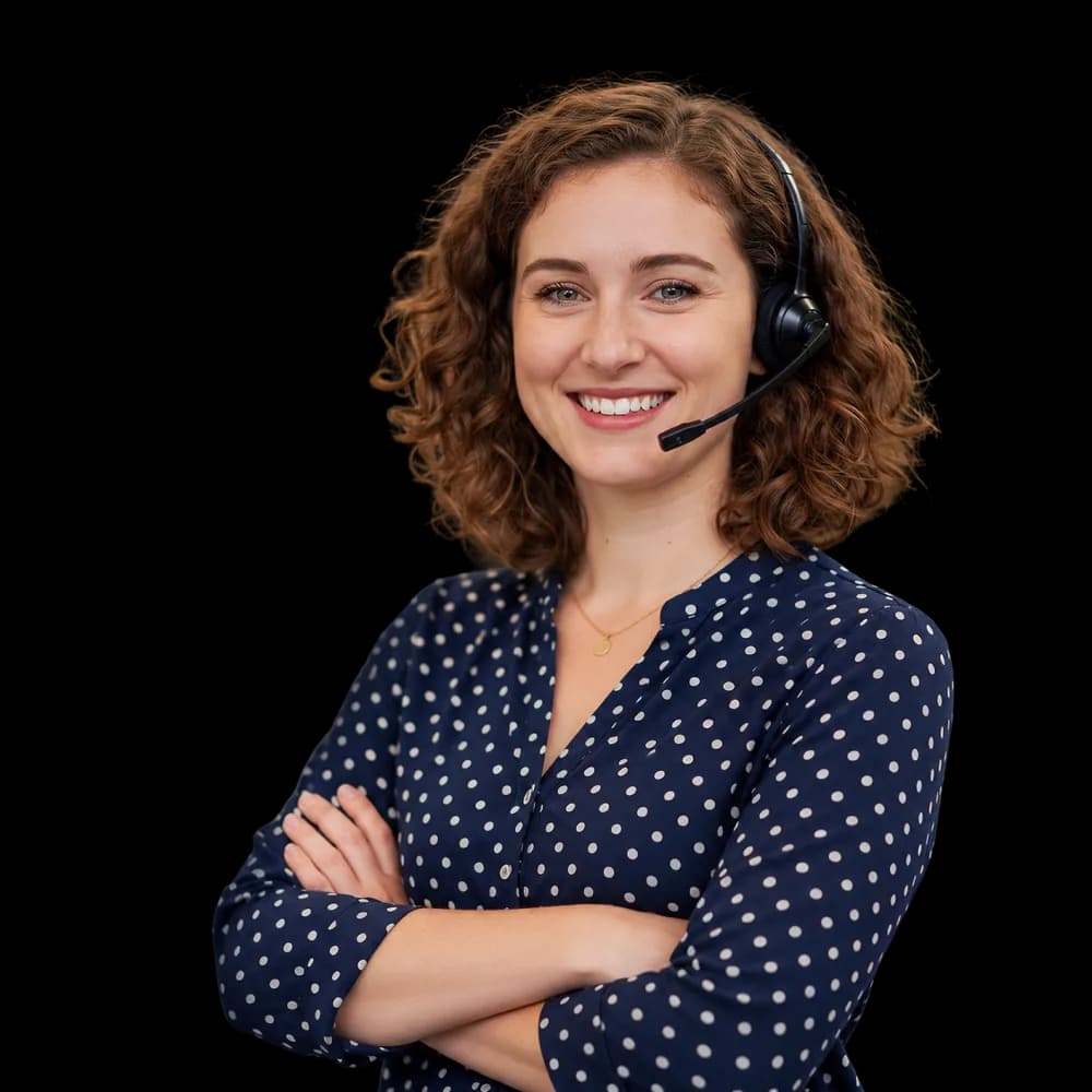 Smiling Inveslo support agent wearing a headset